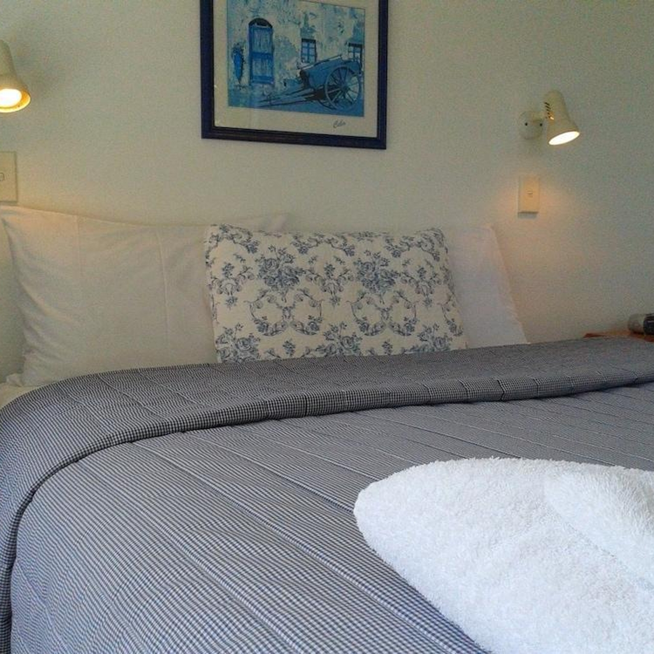 Colonial House Motel New Zeeland At Hrs With Free Services