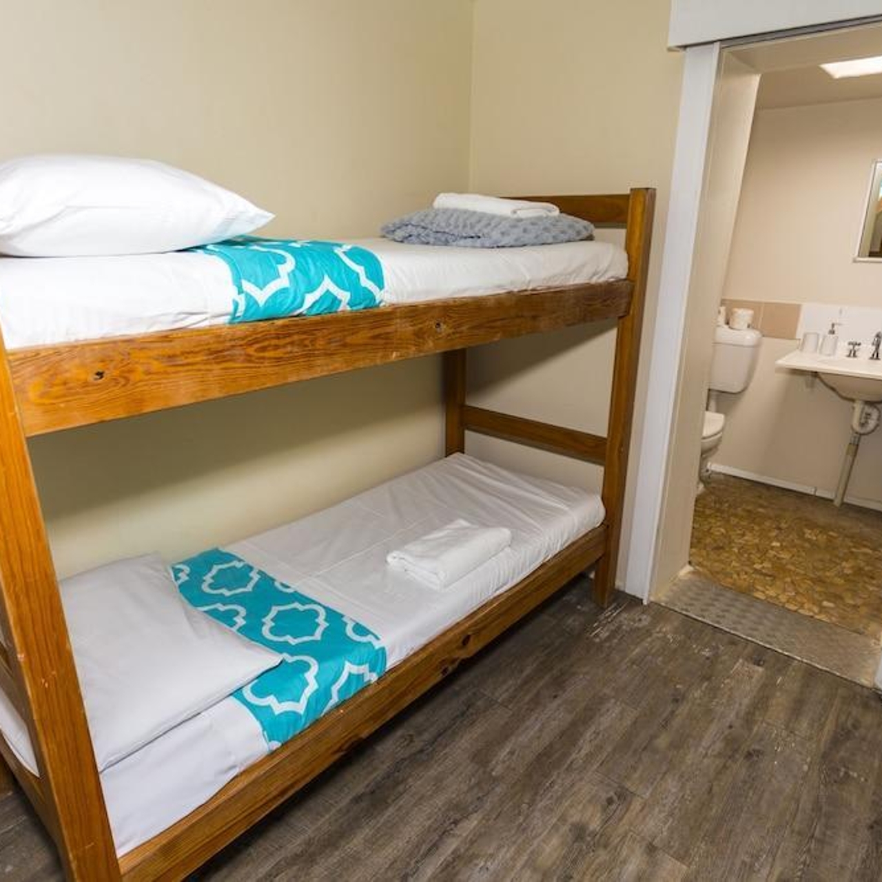 Free shipping on orders of $35+ and save 5% every beds sleeper sofas sleigh beds sofas spindle beds storage beds traditional beds trundle beds. Hotel Great Keppel Island Hideaway In Emu Park State Of Queensland Hrs