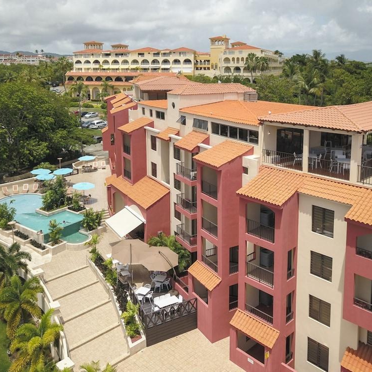 Hotel The Plaza Suites - 3 HRS star hotel in Candelero Arriba (Puerto Rico)