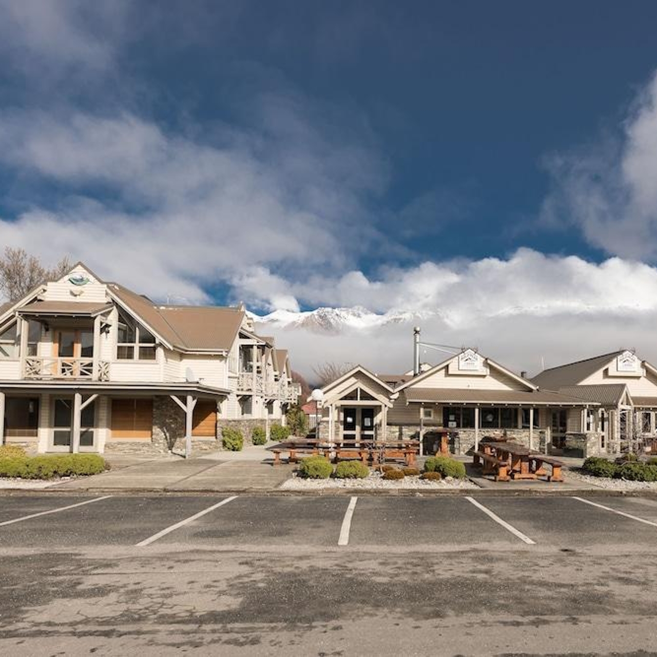 Hotel Bold Peak Lodge in Glenorchy - HRS