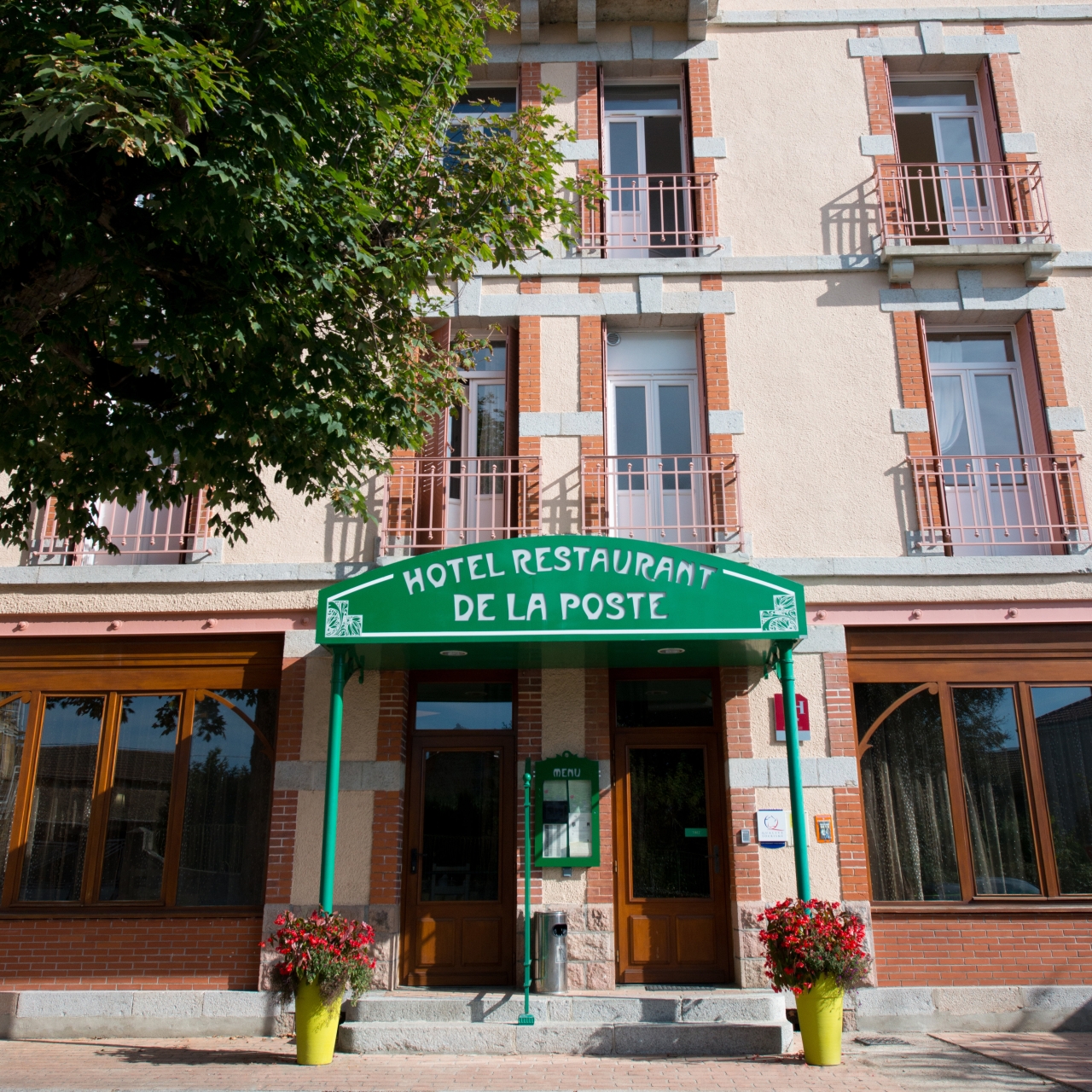 hotel de la Poste en Saint-Just-en-Chevalet en HRS con servicios gratuitos