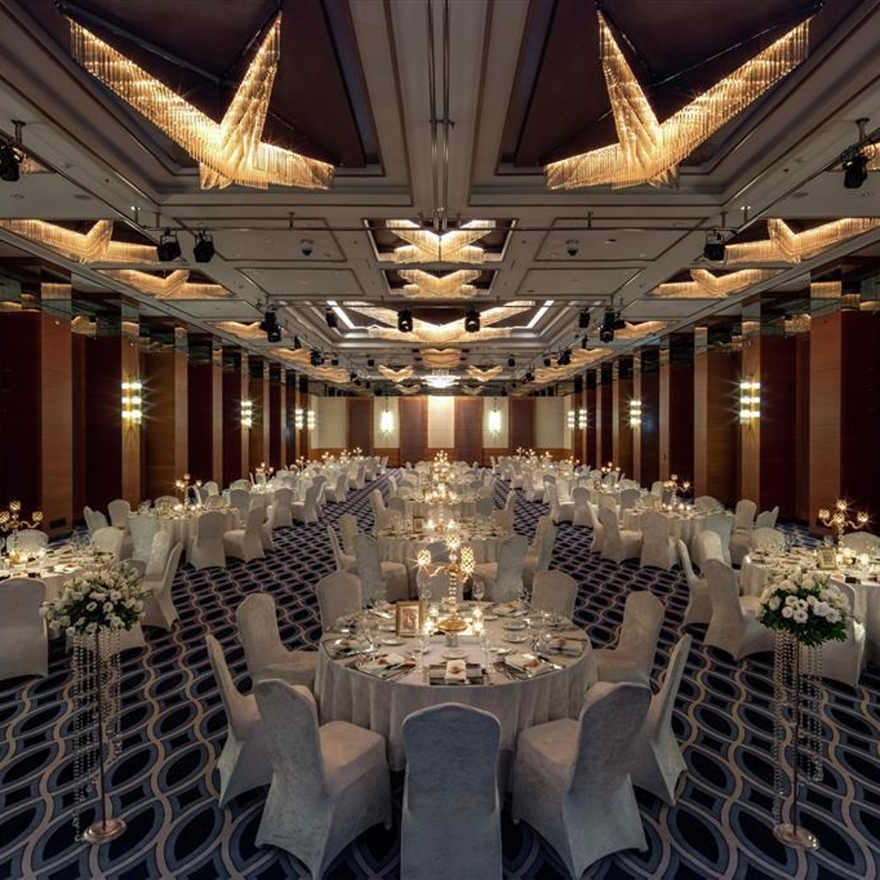Hotel Doubletree By Hilton Istanbul Topkapi 4 Hrs Star Hotel In Rami Istanbul Ili