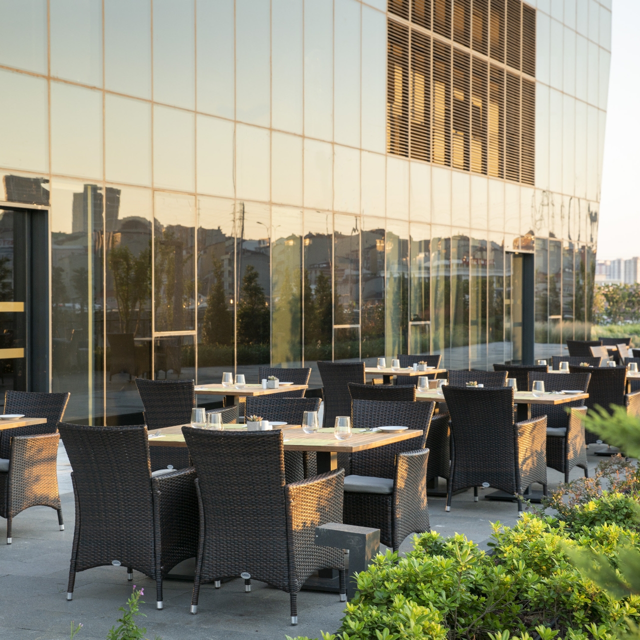Hotel Westside Arjaan By Rotana 4 Hrs Star Hotel In Istanbul Istanbul