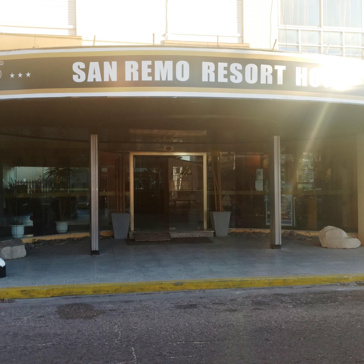 Hotel San Remo Resort en Santa Teresita en HRS con servicios gratuitos