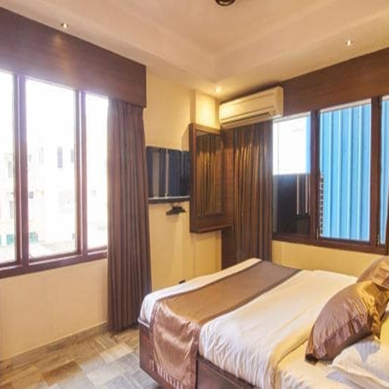 Hotel Jaya Residency Kakinada Seethapati Road Street In Kakinada State Of Andhra Pradesh Hrs Kakinada, a port city in andhra pradesh, has earned the reputation of second madras and pensioner's paradise because of its planned structure and the tranquil environment. hotel jaya residency kakinada