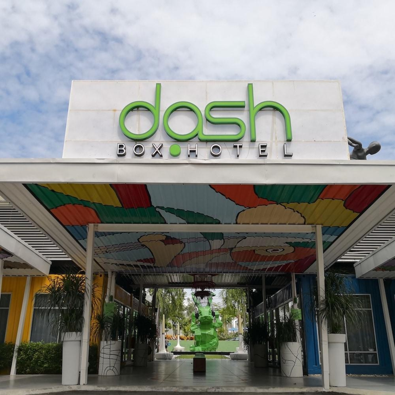 Dash box hotel