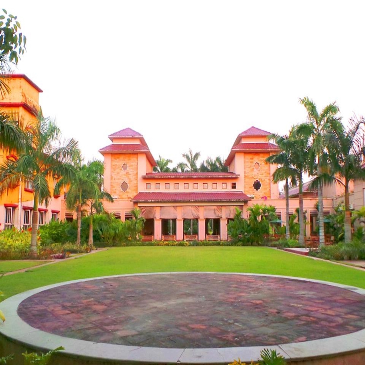 Hotel Ibiza The Fern Resort Spa 5 Hrs Star Hotel In Kolkata West Bengal Seven (7) km out of the town of mae hong son , fern resort is nestled in a small valley. hotel ibiza the fern resort spa 5