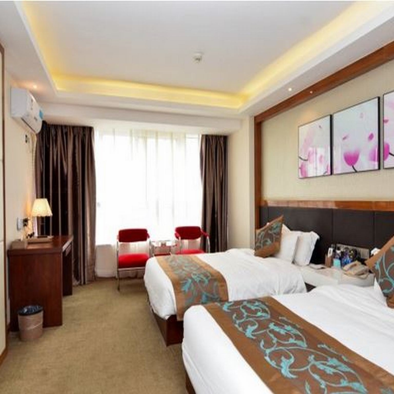 Bld Hotel In Luoyang Henan Province Hrs