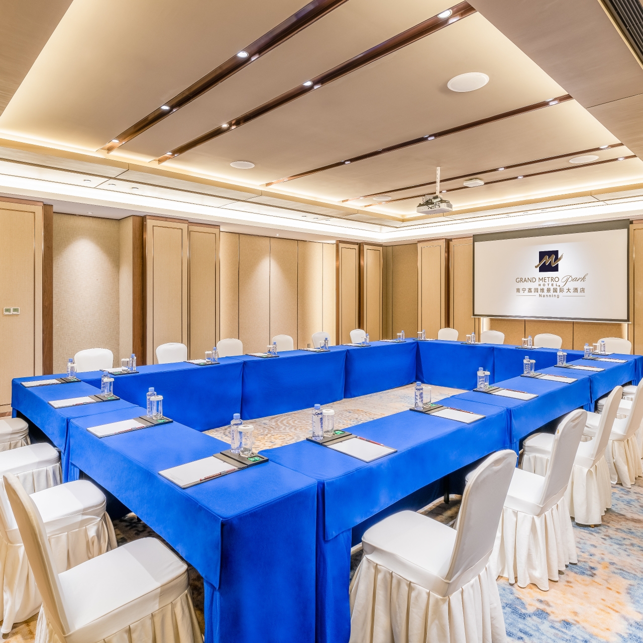 Grand Metro Park Hotel 5 Hrs Star Hotel In Nanning Guangxi Zhuang Autonomous Region The trails are well maintained. hrs