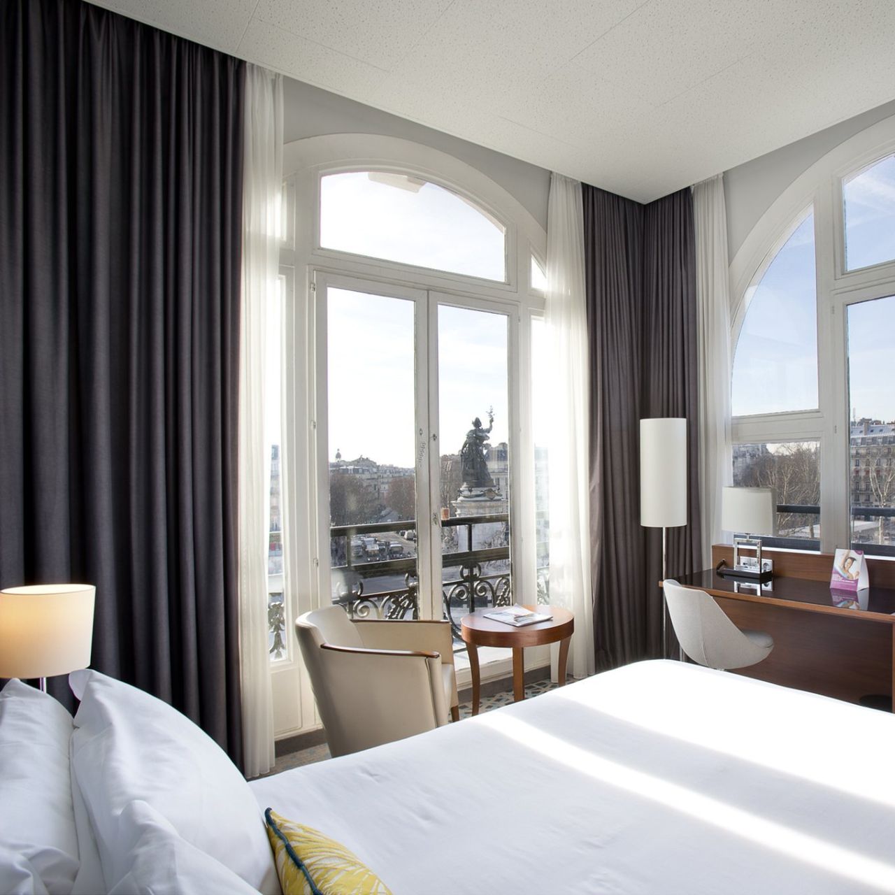 Hotel Crowne Plaza PARIS - REPUBLIQUE - Paris chez HRS avec services  gratuits