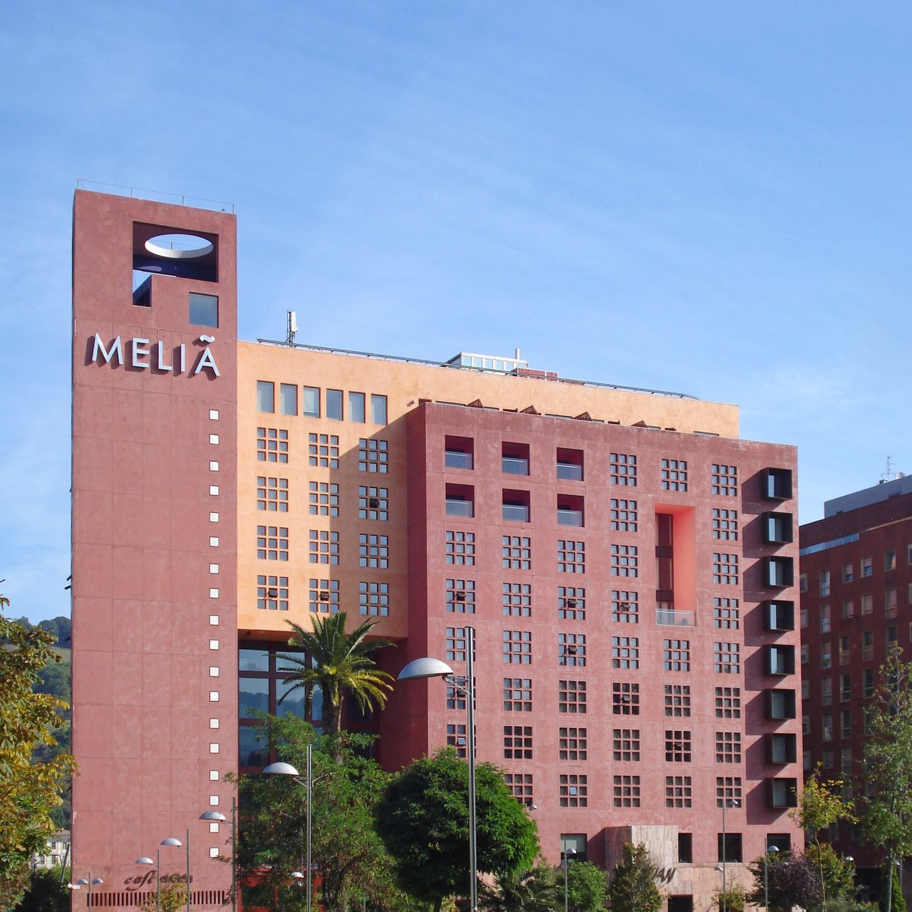 Hotel Meliá Bilbao chez HRS avec services gratuits