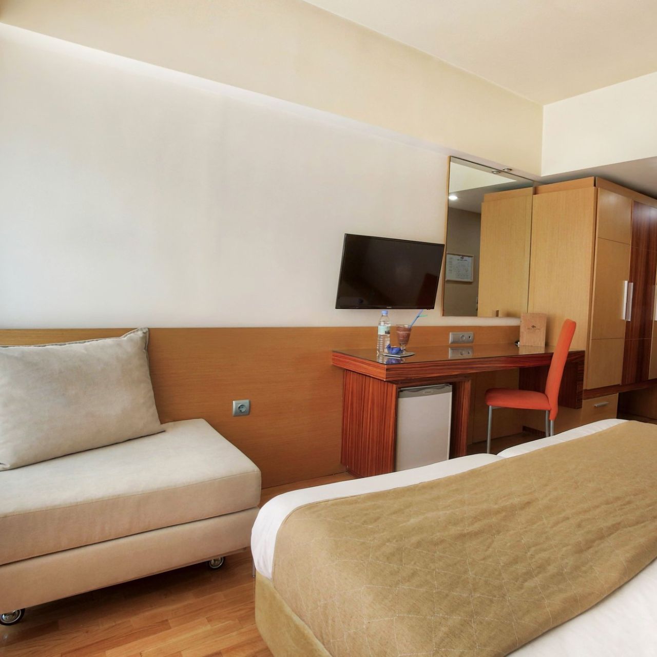 Capsis Astoria Hotel - Heraklion - Great prices at HOTEL INFO