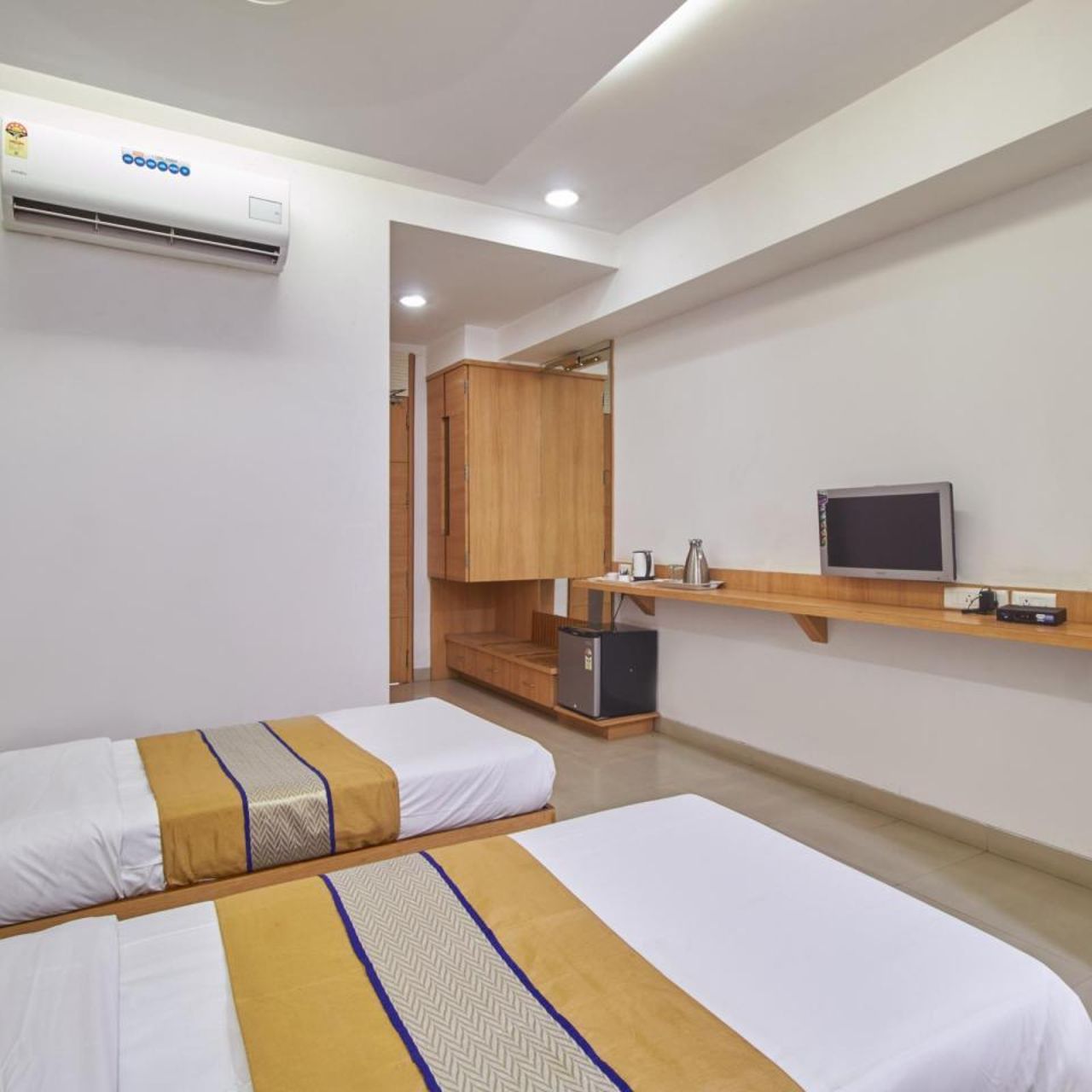 Treebo Trend Varsha Palace, Aurangabad: Reviews & Hotel Deals | Book at  Hotels.com