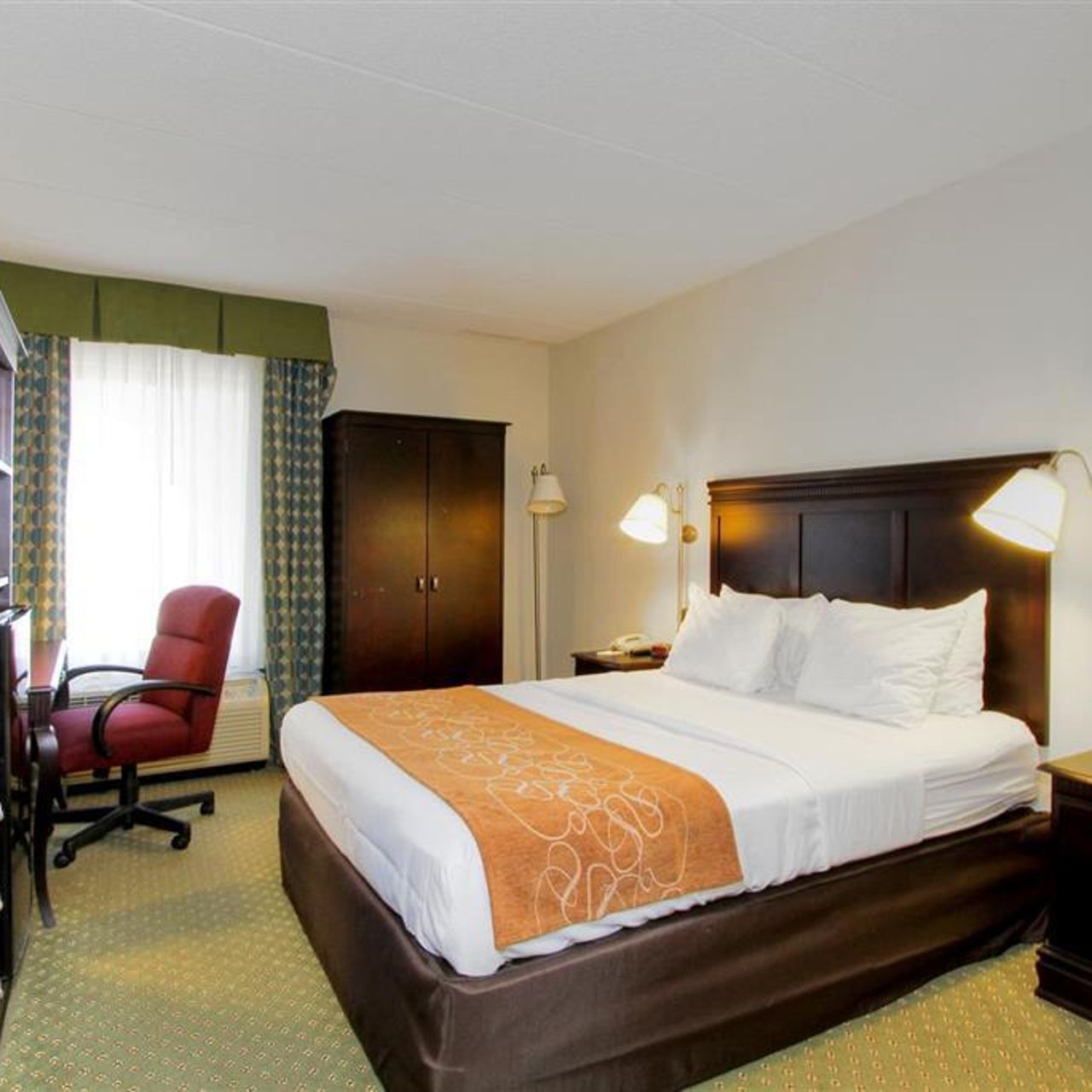 Holiday inn express black horse pike online