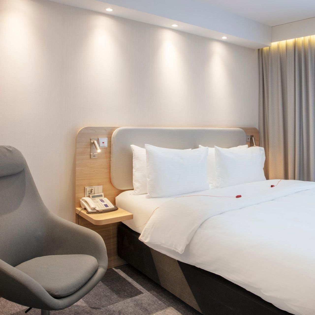 Almohadas holiday inn store