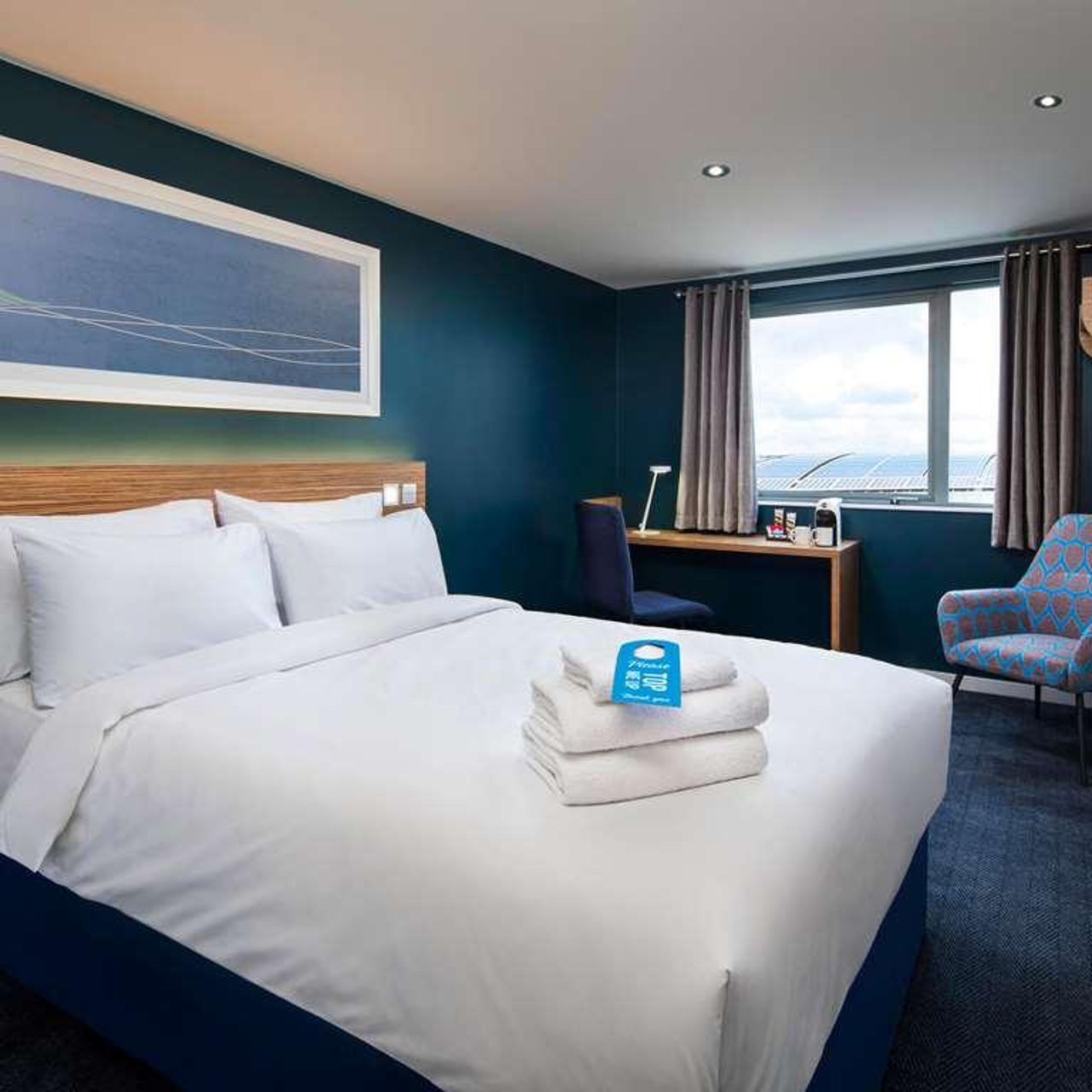 Travelodge top pillow supplier