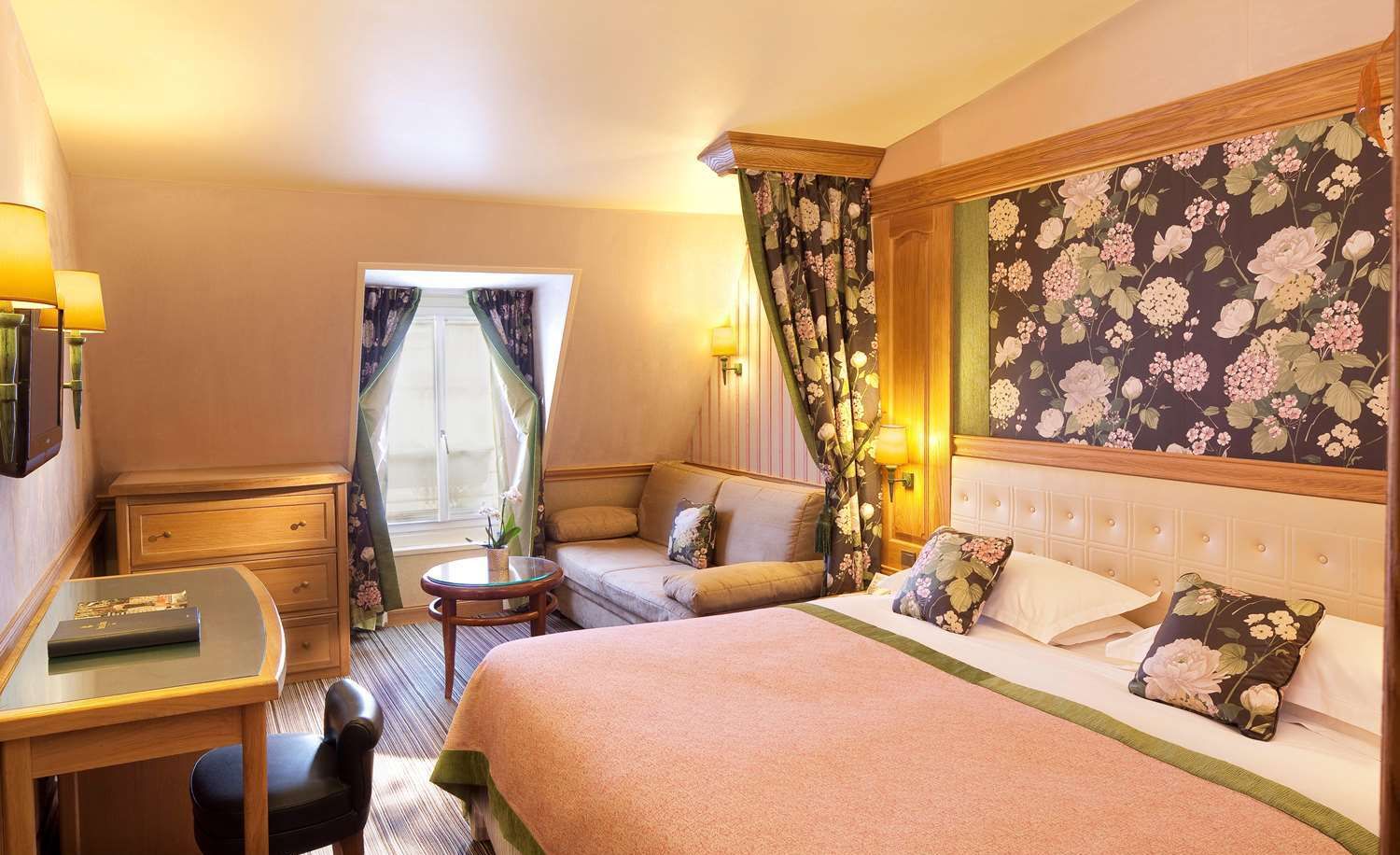 LA PERLE HOTEL (Paris)