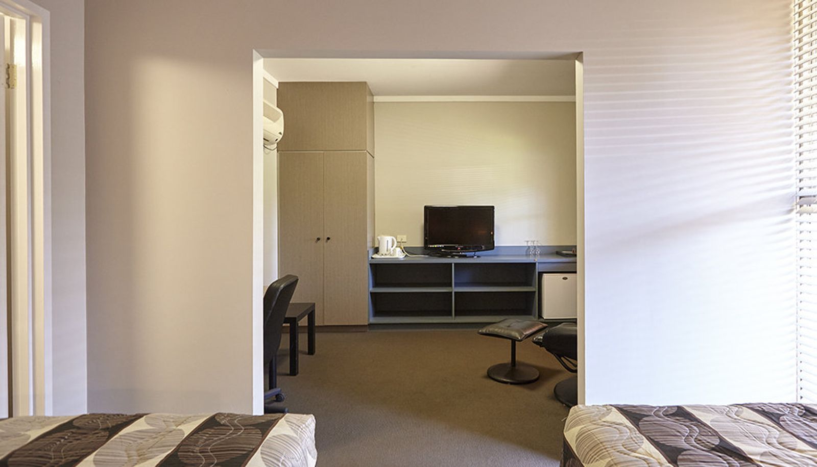 Información - Seasons Hotel Newman