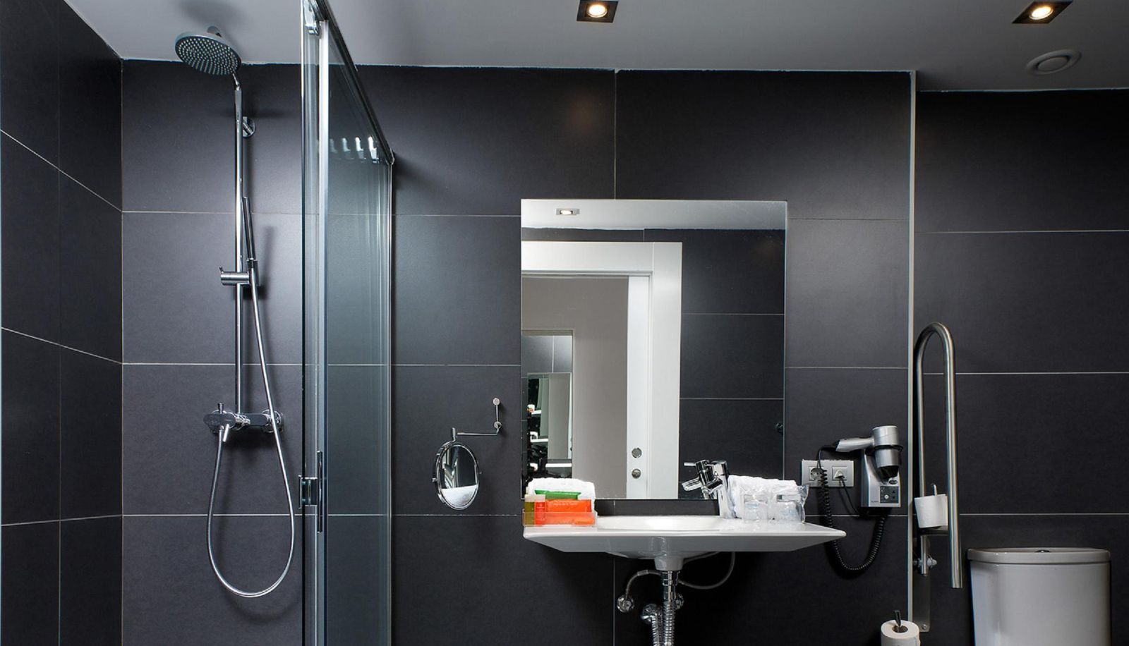 Badkamer - NH Collection Villa de Bilbao