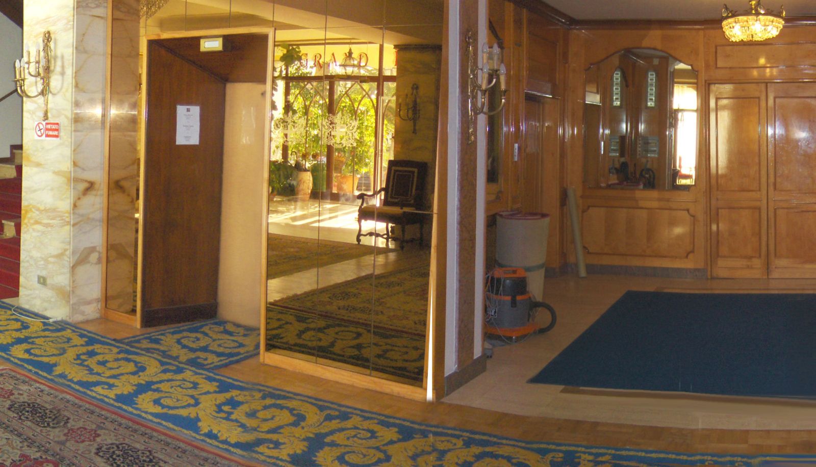 Hall - Grand Hotel de Londres