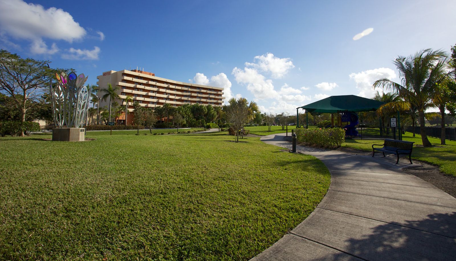 Garten - Chateau Mar Golf Resort