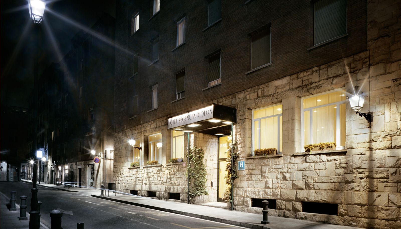 Hotel outdoor area - Regencia Colon