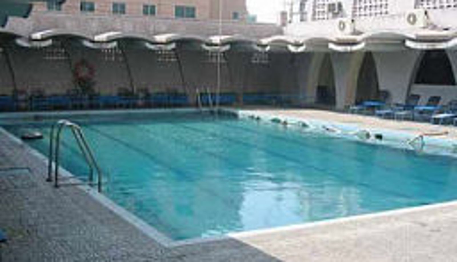 Piscina - Hotel Agrabad