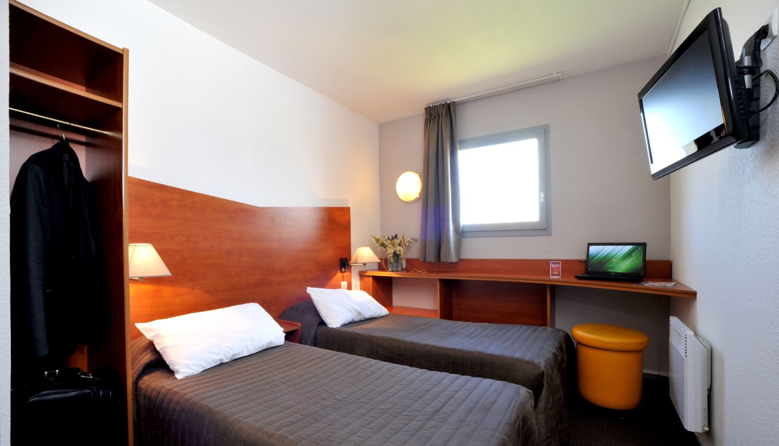 Standard room (double) - HOTEL & RESIDENCE Calais Car Ferry