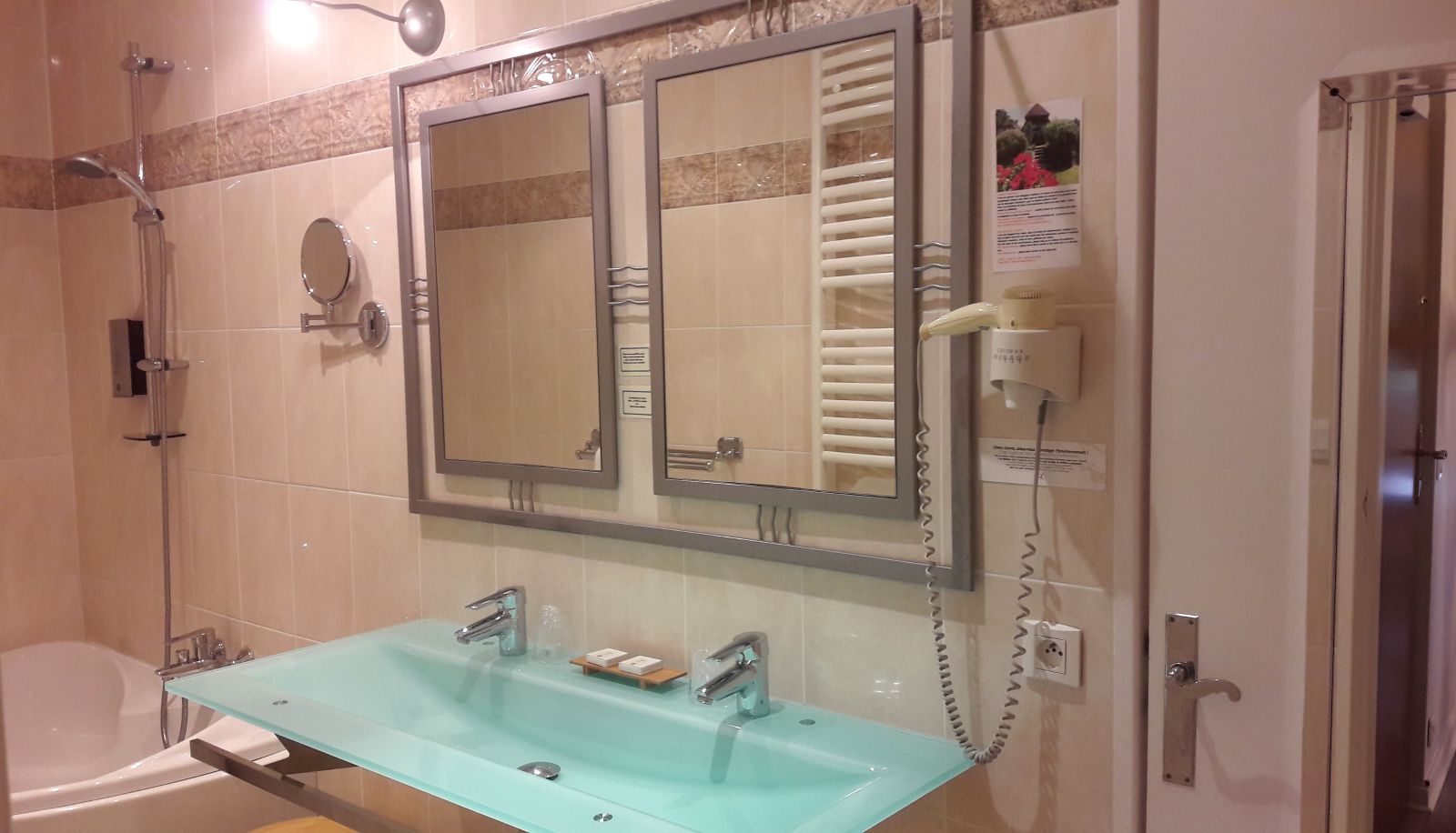 Badezimmer - Le Relais de la Poste