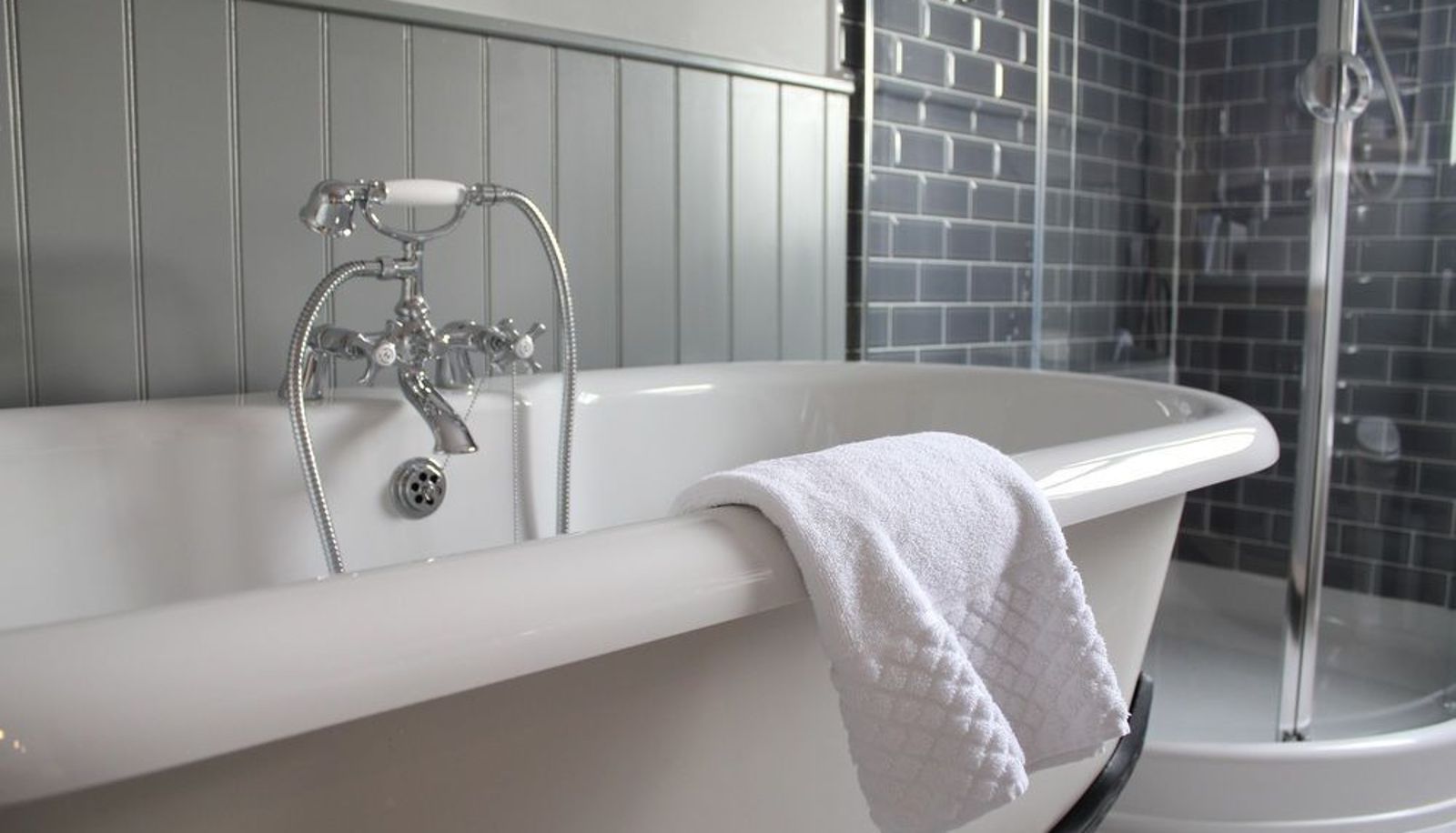Bathroom - The Crown