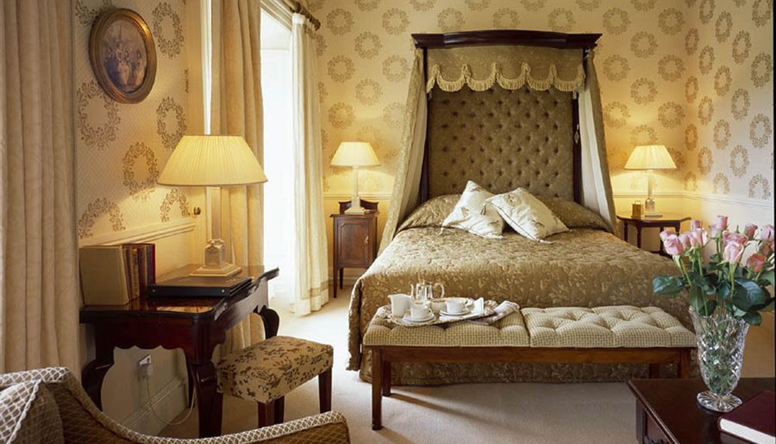 Camera standard - Longueville House
