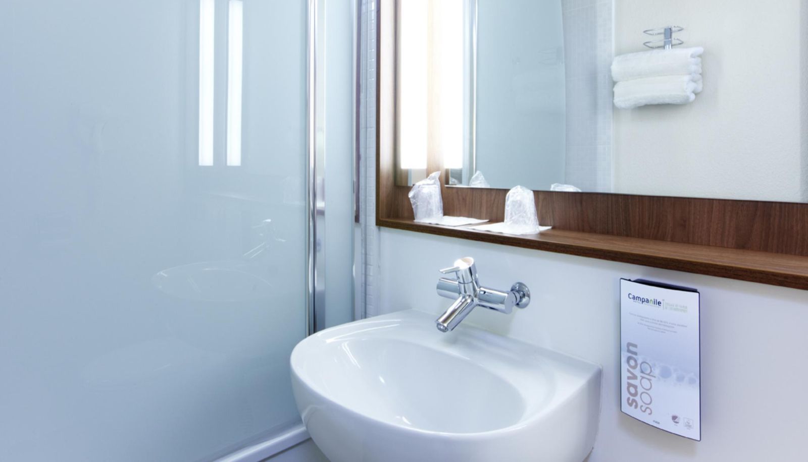 Bathroom - CAMPANILE MARNE LA VALLEE - Torcy
