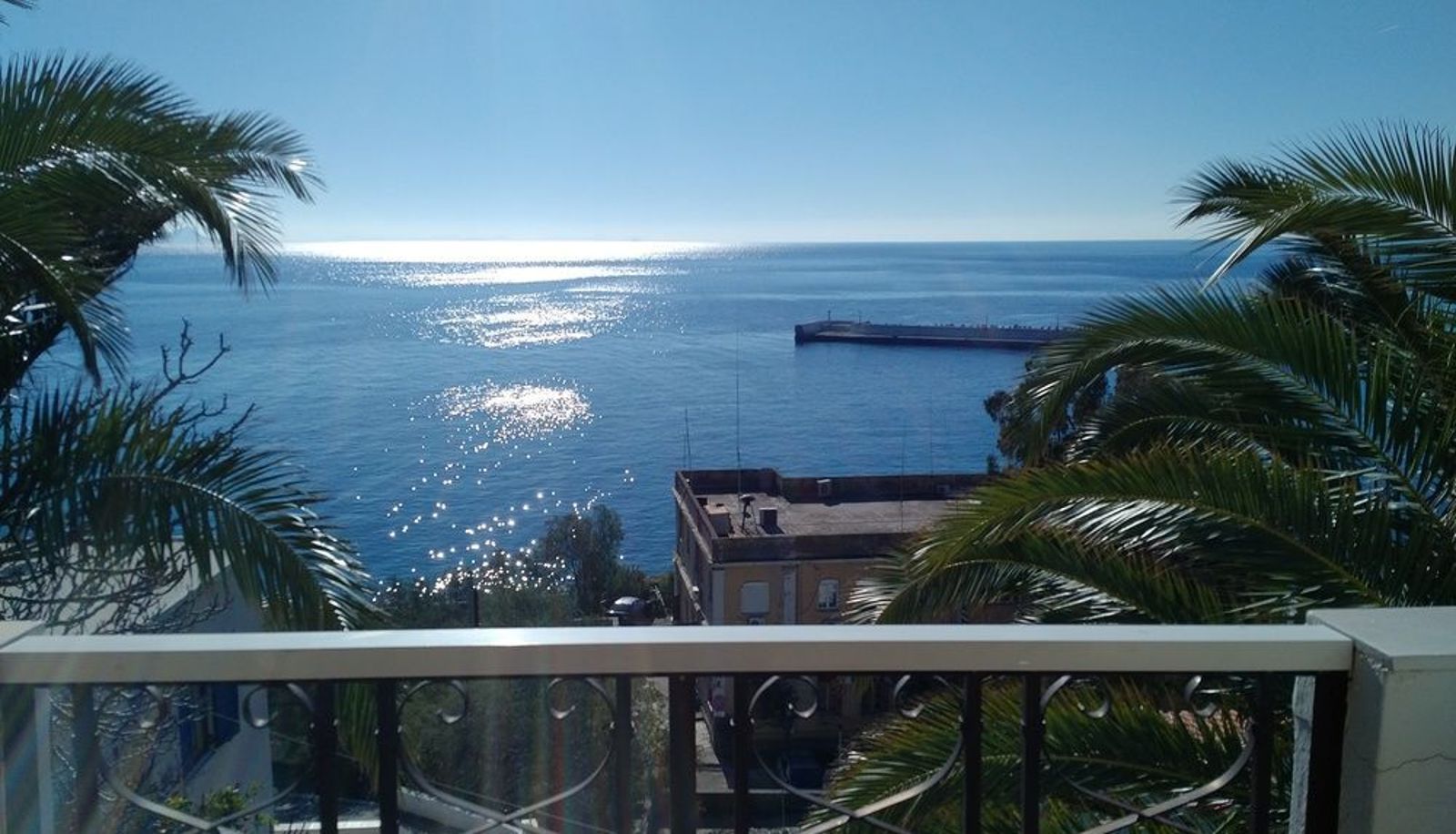 Ausblick - Kastro Hotel
