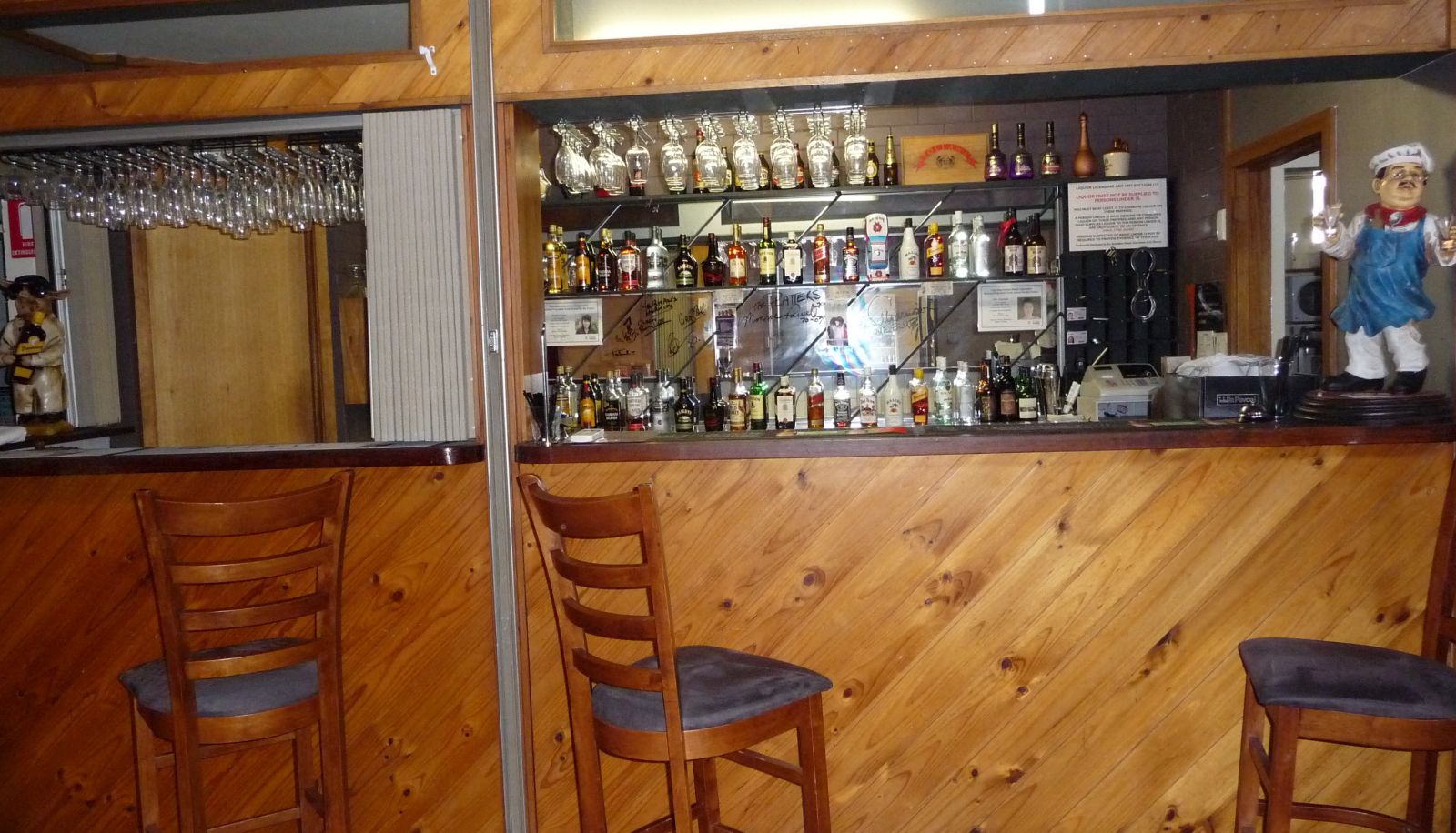 Bar - The Wine Wine