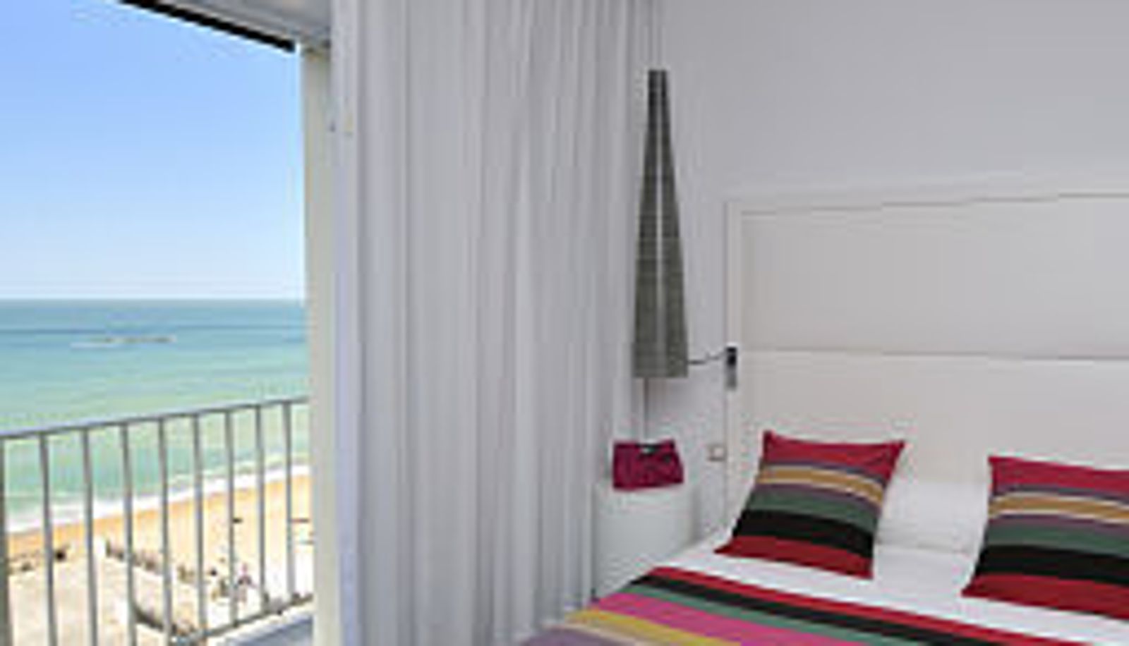 Zimmer - Hotel le Windsor Grande Plage Biarritz INTER-HOTEL