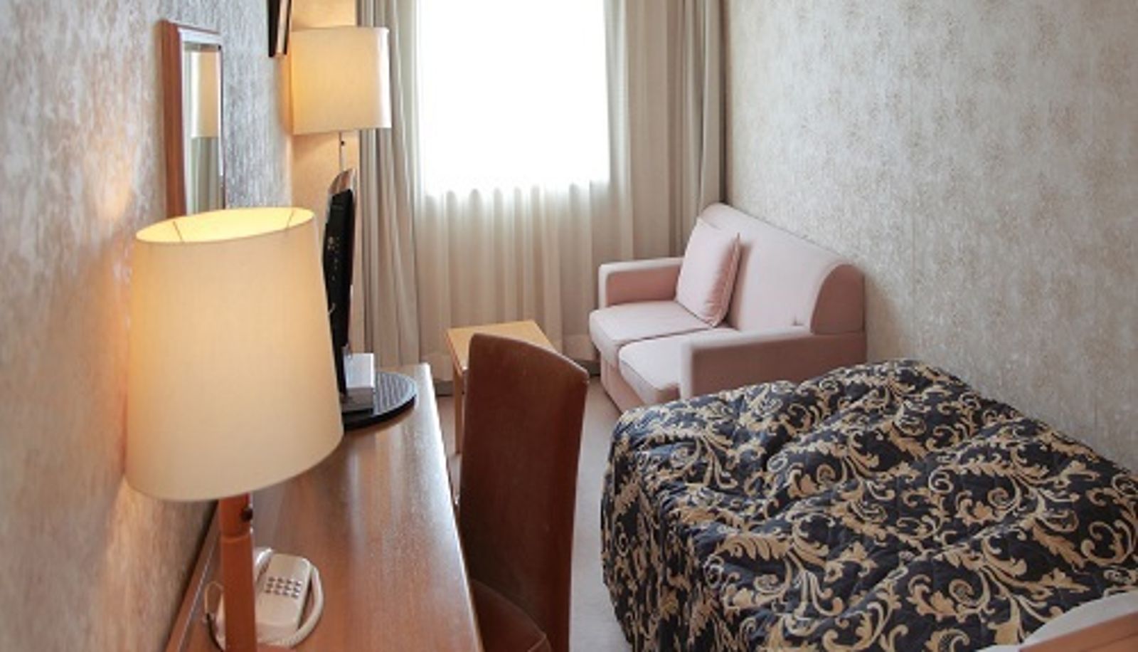 Pokój standardowy (jednoosobowy) - Saku Grand Hotel (BBH Hotel Group)