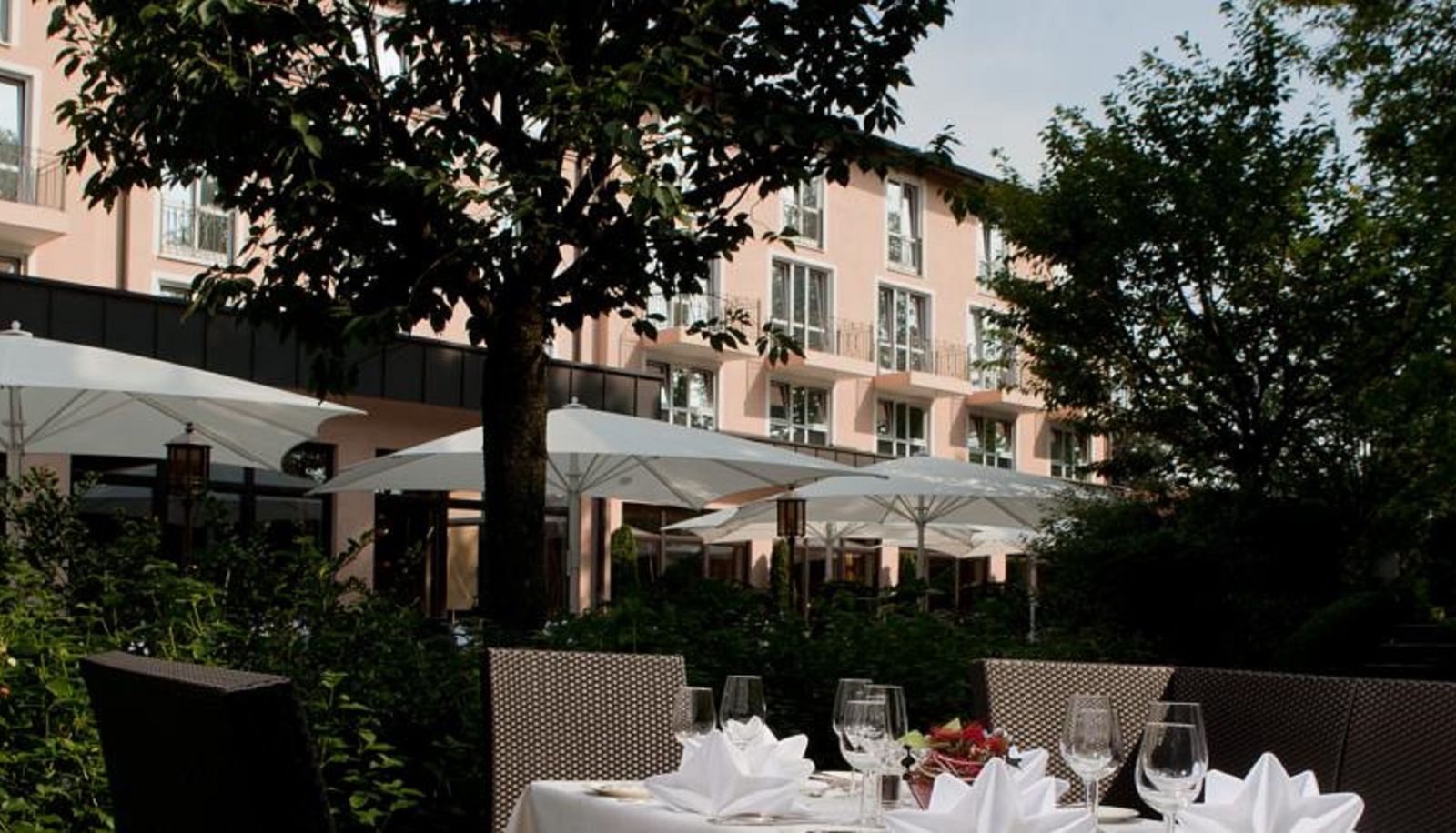 Terasse - Dehner Blumen Hotel