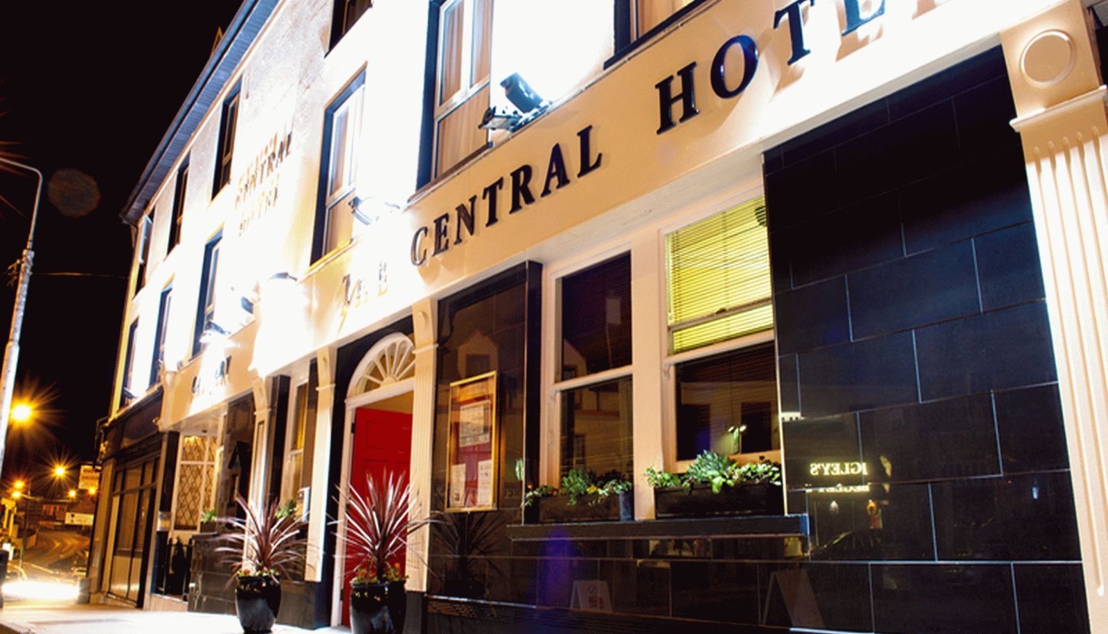Area esterna dell'hotel - The Central Hotel Donegal