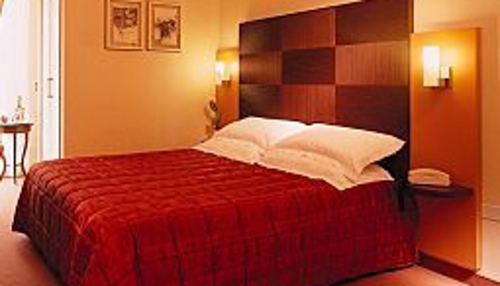 Room - Hamil Town Hotel