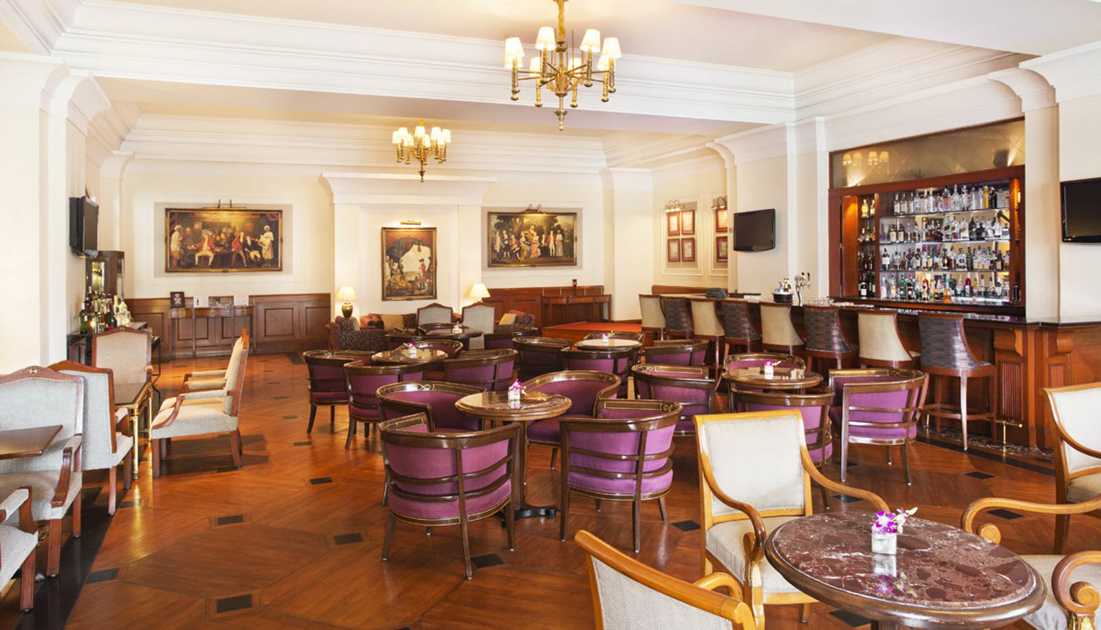 Bar - EROS HOTEL NEW DELHI by IHG