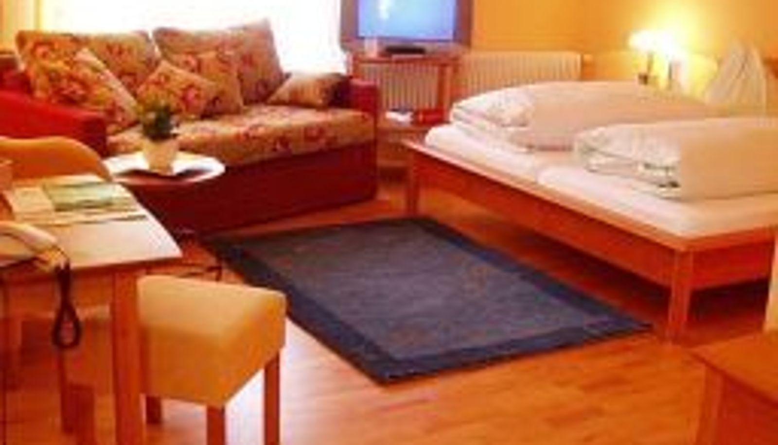 Suite Junior - an der A1  Wien 29 Km Geniesser Hotel Laabnerhof