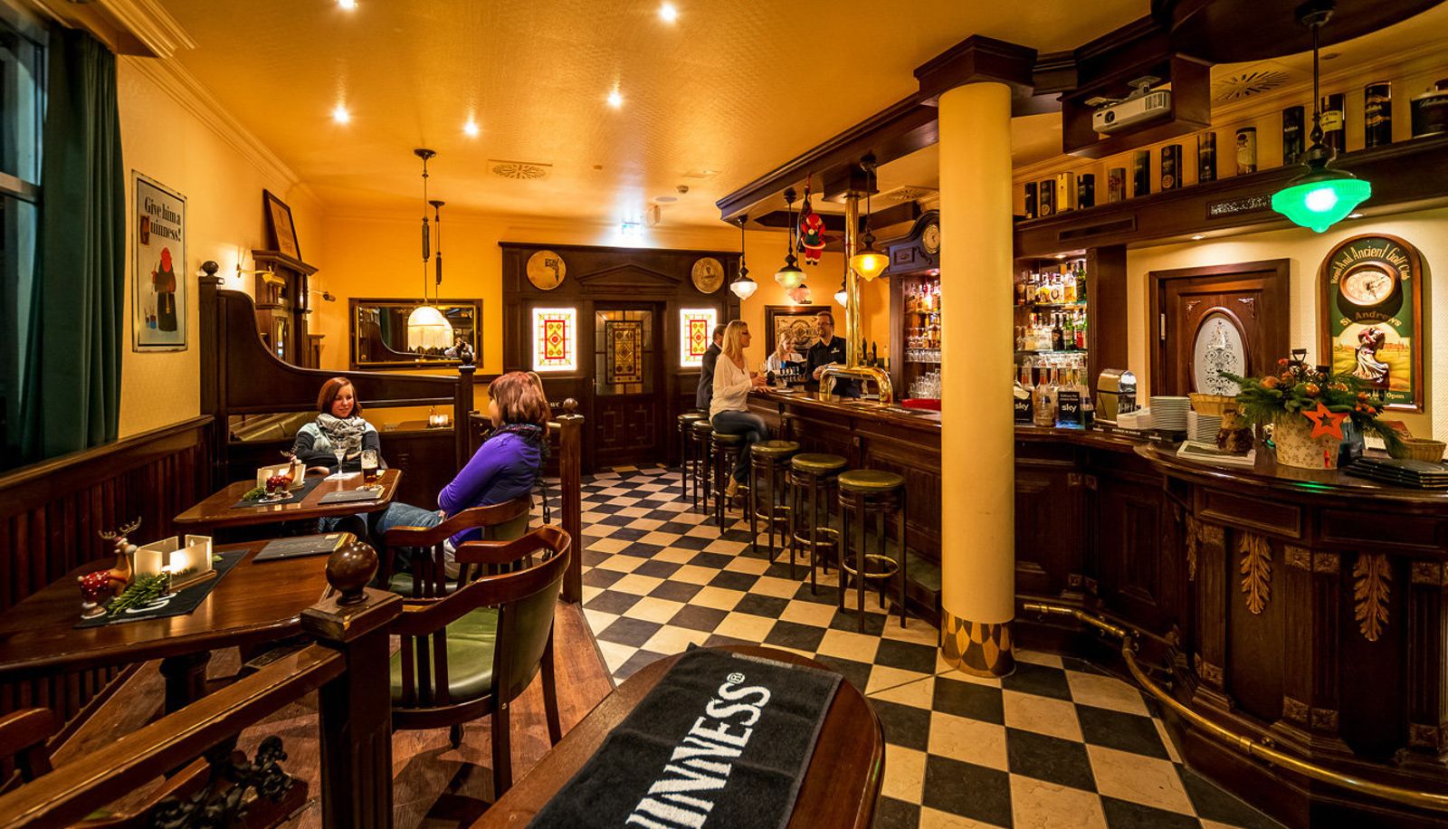 Bar - Aquamarin