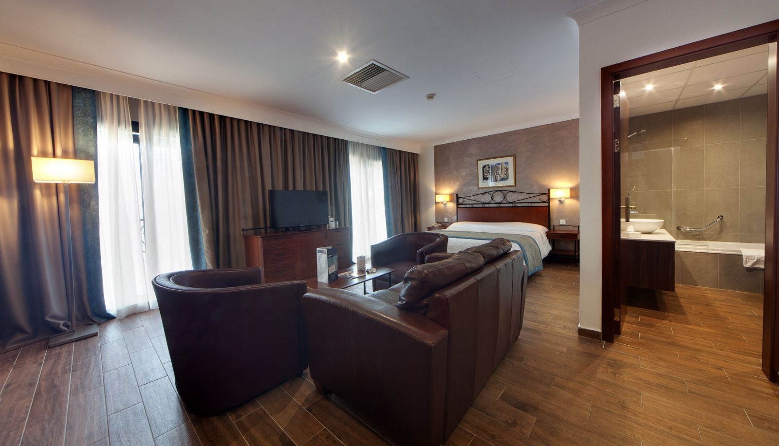 Suite - Golden Tulip Vivaldi Hotel