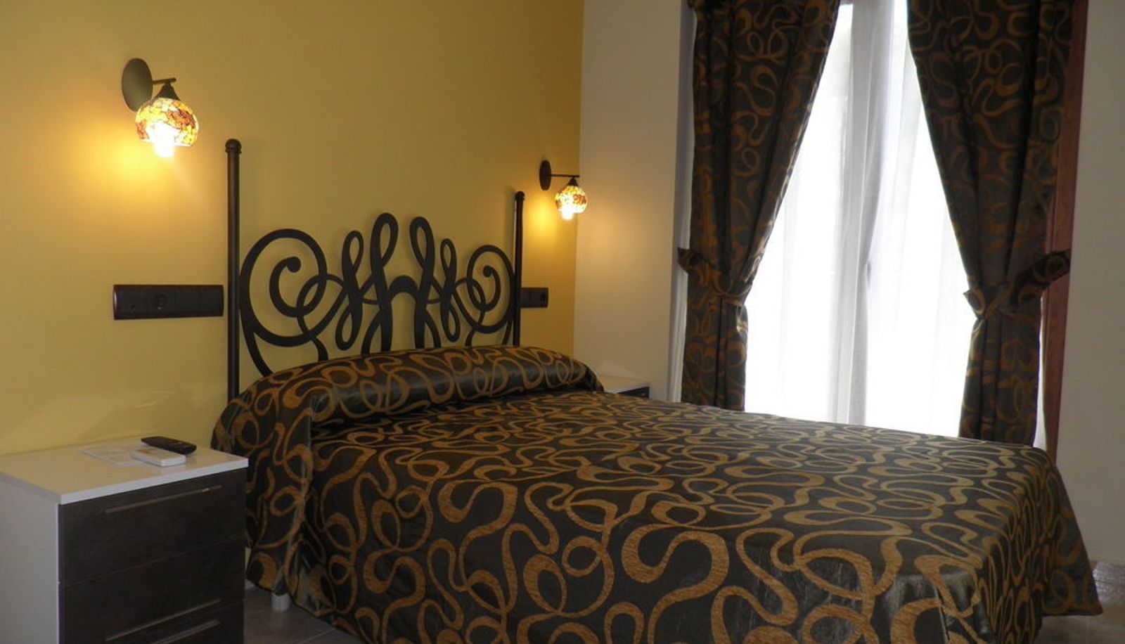 Pokój z balkonem - Hotel Mesón de L'Ainsa