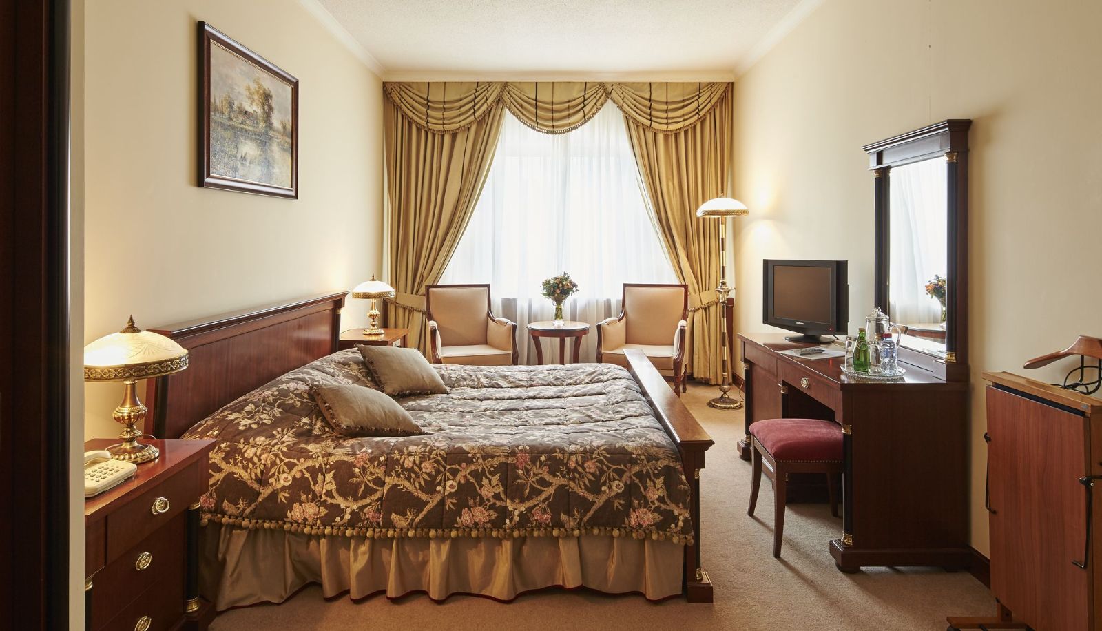 Suite - Proton Business Hotel