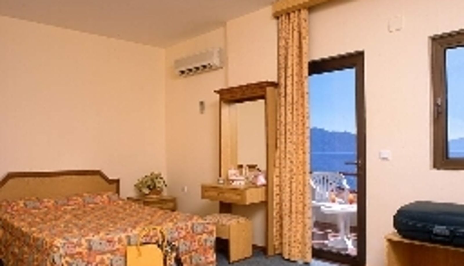 Camera - Hawaii Hotel