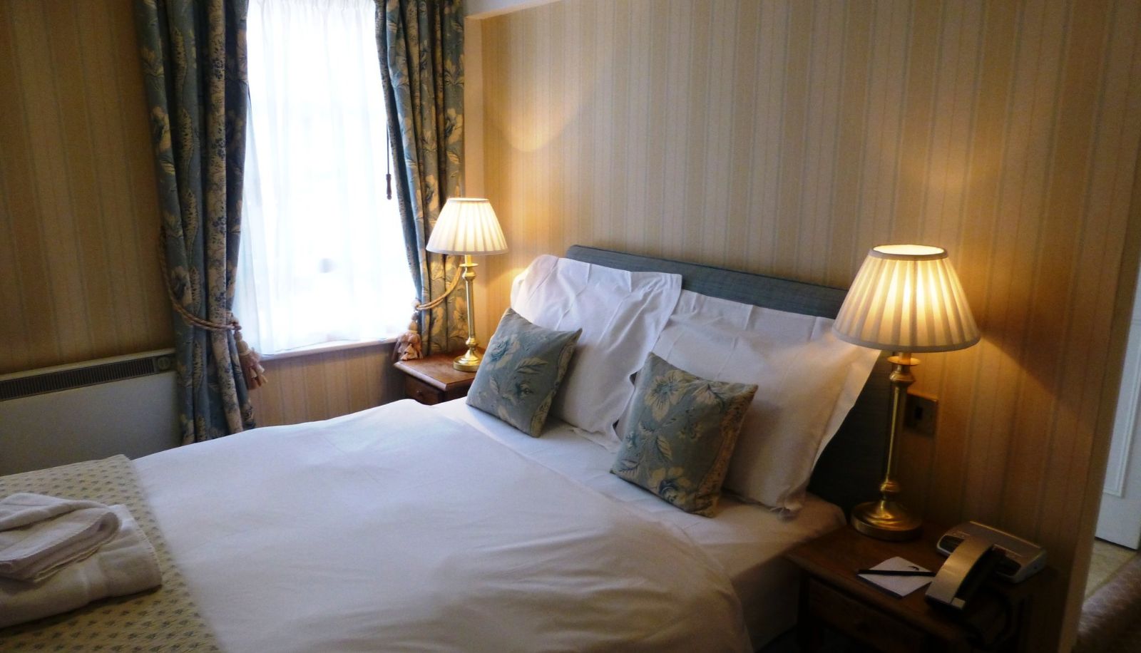 Pokój - The Bear Hotel