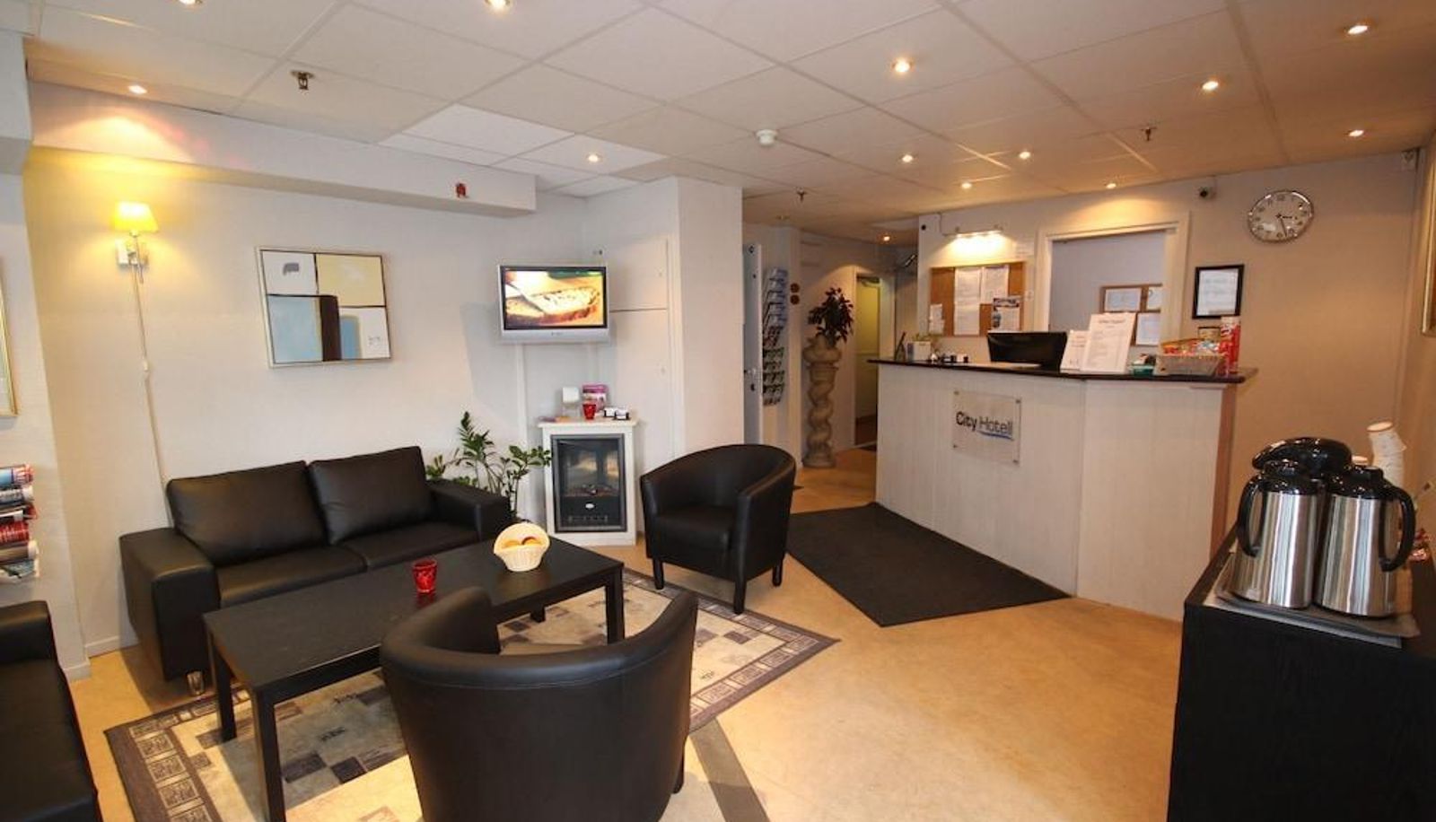 Lobby - City Hotell