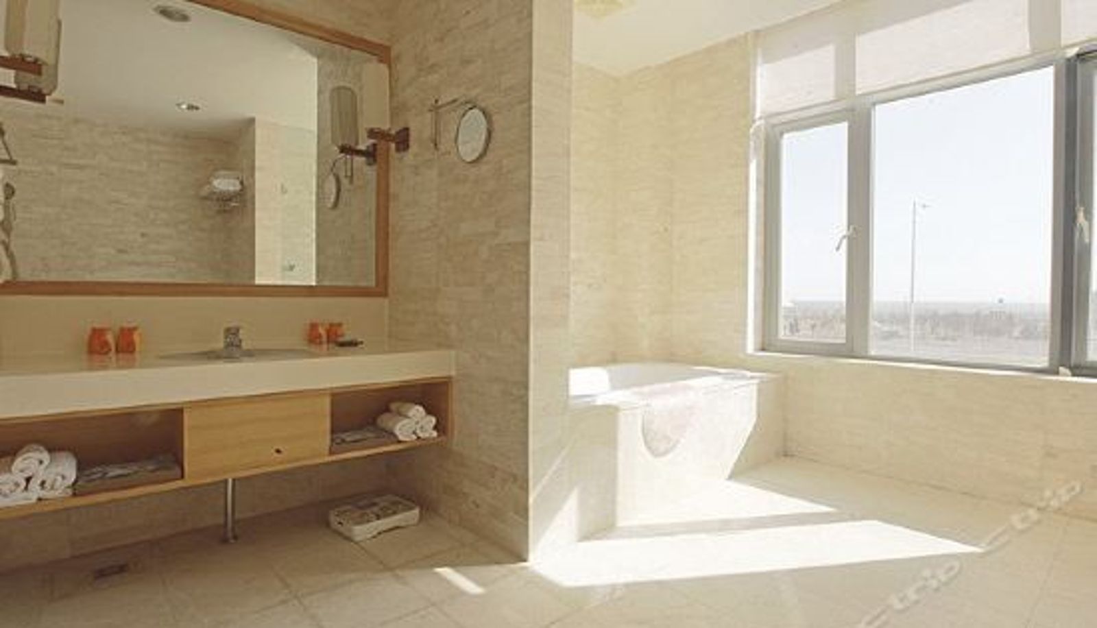 Suite - Discoveryland Hotel