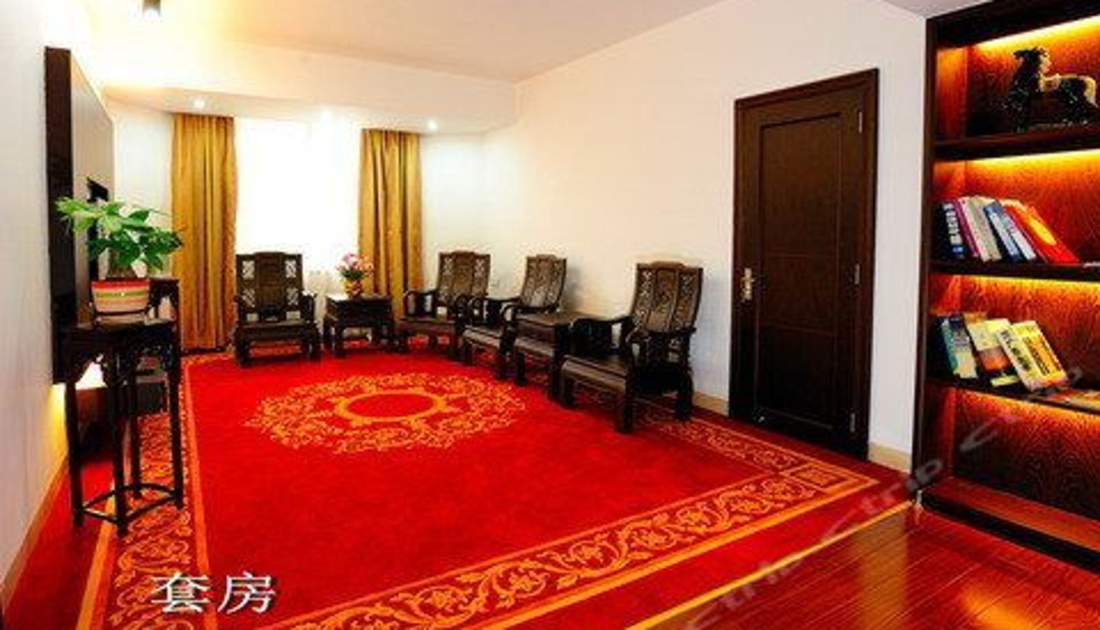 Suite - Overseas Chinese Hotel